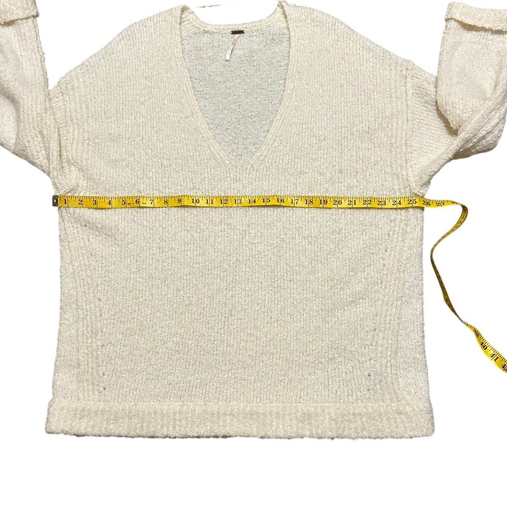 Free People Alpaca Blend Cream Bouclé V-Neck Sweater Women's Large - Picture 8 of 8